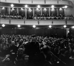 Opera romana, espectadores, foyer y otros lugares