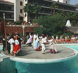 Ein Reisender auf einer Straße in Gran Canaria, Spanien