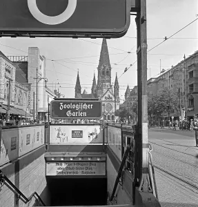 U Bahn Prints: Spaziergang durch Berlin
