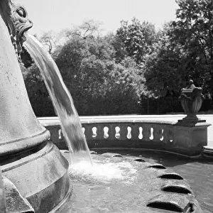 Zierbrunnen Prints: Springbrunnen