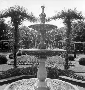 Zierbrunnen Prints: Stuttgart