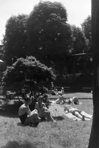 Sunbath Drucke: Stuttgart Bad