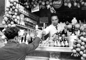 Italie En 1953 Par Le Photographe Leica Erich Andres Impressions: Visitez Naples
