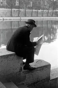 Newspaper Prints: Zu Besuch in Paris